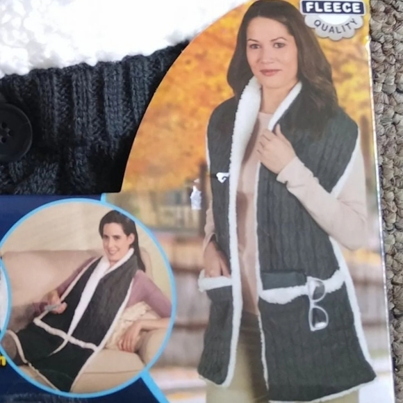 🎁Huggle blanket scarf fashion - Picture 2 of 3